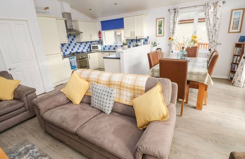 Amroth Cottage | Oceanfront Getaway at The Retreat: Pet Friendly & Family Fun