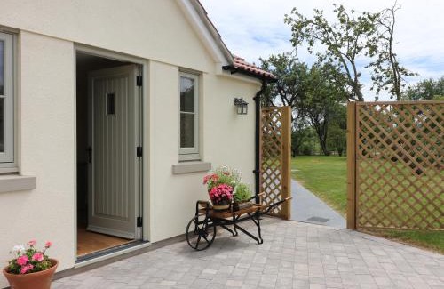 Weston-super-Mare House | Experience The Retreat: 5-Star Family-Friendly Haven