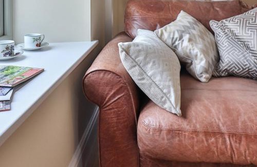 Weston-super-Mare House | Experience The Retreat: 5-Star Family-Friendly Haven