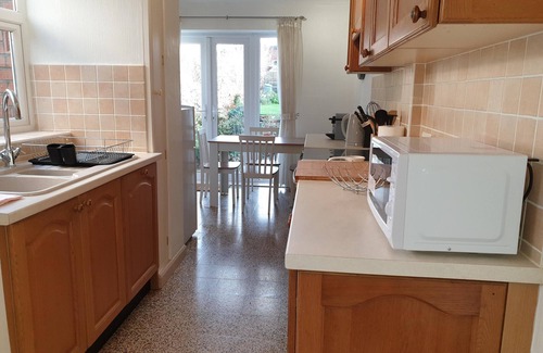 Barwell House | Relax at The Retreat: A Perfect Family Getaway!