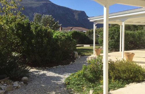 Betty's Bay House | Experience Comfort at The Retreat in Betty's Bay