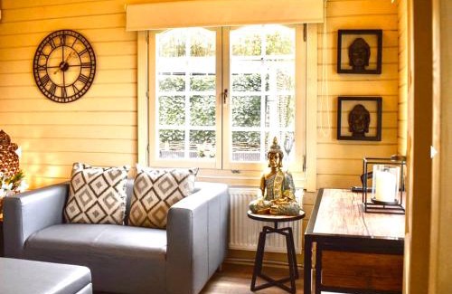 Sudbury Cabin | Inviting Retreat Log Cabin with Wheelchair Access & High Rating