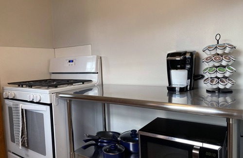 Ames Apartment | Remarkable Retreat on Harding: Family-Friendly Stay Awaits
