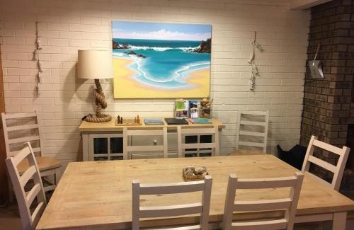 Batehaven House | Discover The Retreat on Matthew: Pet & Child Friendly Stay