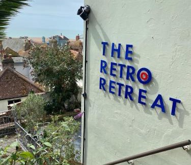 Old Town Hastings Apartment | Retro Retreat: Guest Rated 9/10 with Free Parking & Kitchen