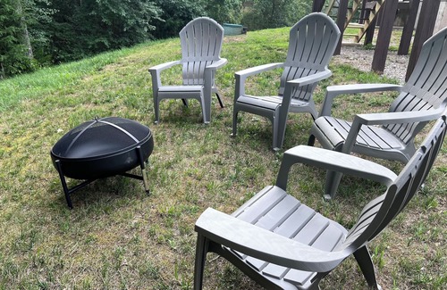 Waynesville House | Family-Friendly Retreat Near Fort Leonard Wood with Spa & Breakfast