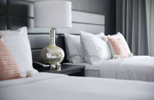 West Des Moines Hotel | Experience The Rewind West Des Moines: 4-Star Comfort & Spa
