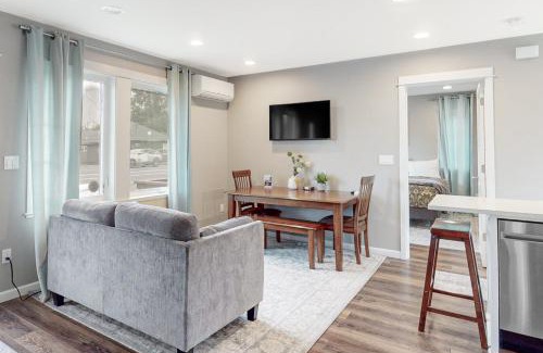 Florence House | Relax at The Rhododendron with Family-Friendly Amenities