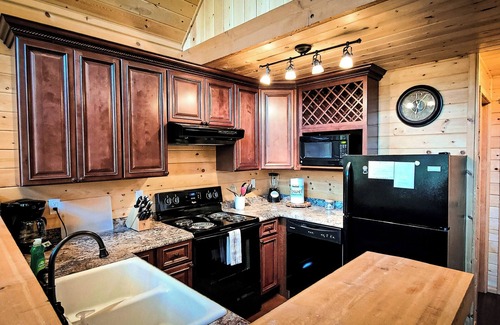 Martin City Cabin | Experience Serenity at The Ridge At Glacier Alpine Cabin
