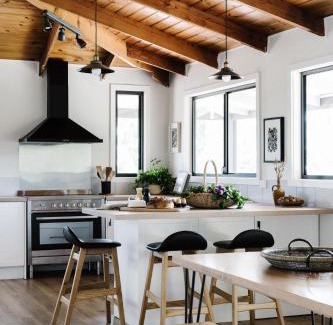 Yarragon South House | The Ridge House - Stylish Gippsland Getaway