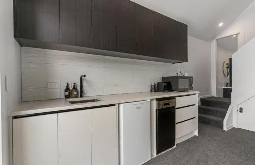 Mangawhai Villa | Oceanfront Getaway at The Ridge - 4-Star Guest Rated 9/10