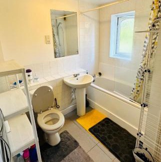 Lewisham House | Discover Comfort at The Right Place: Double Room Awaits