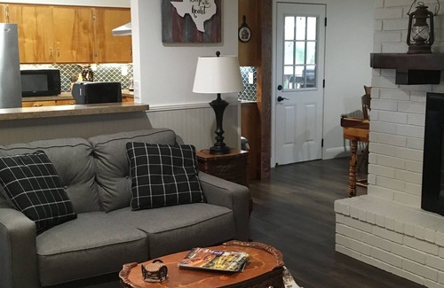 Dripping Springs House | The Riley Place - The perfect Dripping Springs getaway