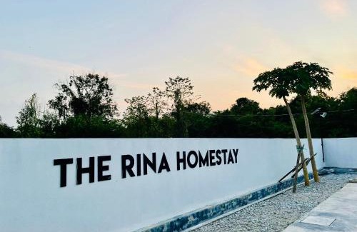 Port Dickson House | The Rina Homestay-Whole Villa with Private Pool,BBQ & Karaoke-Near Beach-