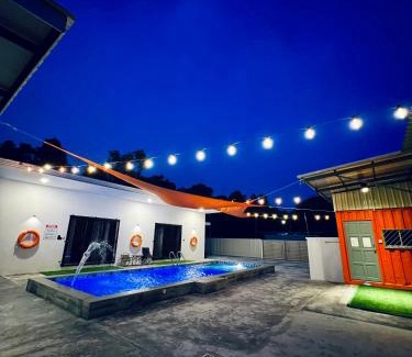 Port Dickson House | The Rina Homestay-Whole Villa with Private Pool,BBQ & Karaoke-Near Beach-