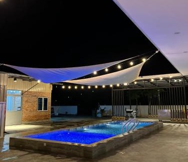 Port Dickson House | The Rina Homestay-Whole Villa with Private Pool,BBQ & Karaoke-Near Beach-