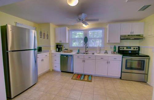 Siesta Key Resort | Seaside Retreat at The Ringling Beach House with Pool & Views