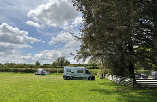 Fivelanes RV Rental | Comfortable Getaway at The Rising Sun Campsite