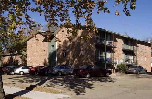 Manhattan Apartment | Pet-Friendly 1 Bedroom Suite Near KSU & Aggieville!