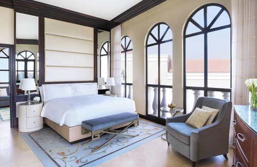Abu Dhabi Hotel | Discover The Ritz-Carlton Abu Dhabi, Grand Canal Oasis