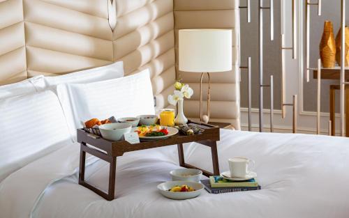 Baku Hotel | Discover The Ritz-Carlton, Baku: 5-Star Oceanfront Oasis