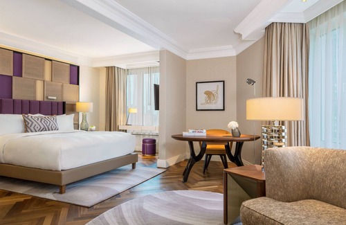 Tiergarten Hotel | Indulge in Luxury at The Ritz-Carlton, Berlin - 5 Stars!