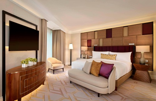 Tiergarten Hotel | Indulge in Luxury at The Ritz-Carlton, Berlin - 5 Stars!