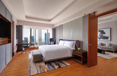 East Kuningan Hotel | Experience The Ritz-Carlton Jakarta with Oceanfront Views