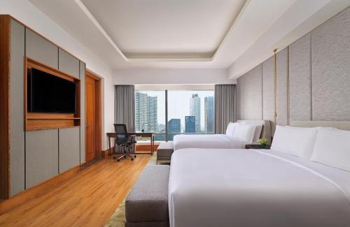 East Kuningan Hotel | Experience The Ritz-Carlton Jakarta with Oceanfront Views