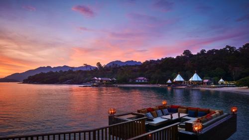 Kuala Teriang Hotel | Experience The Ritz-Carlton, Langkawi: Beachfront Paradise