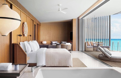Kanifinolhu Island Hotel | Luxury Getaway at The Ritz-Carlton Maldives, Fari Islands