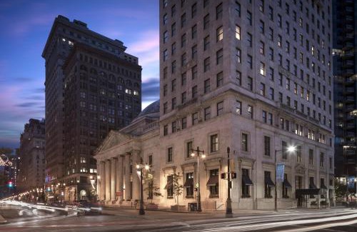 Center City Hotel | Elegant Stay at The Ritz-Carlton, Philadelphia - 5 Star Comfort
