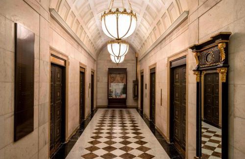 Center City Hotel | Elegant Stay at The Ritz-Carlton, Philadelphia - 5 Star Comfort