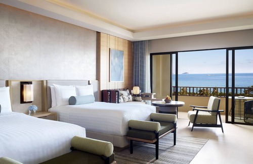 Jiyang Hotel | Elegant Stay at The Ritz-Carlton Sanya, Yalong Bay