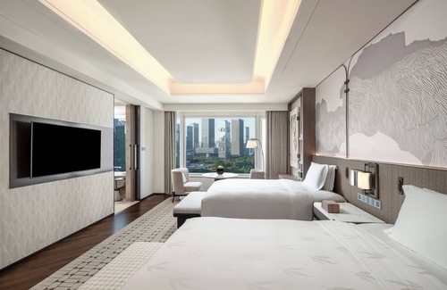 Central Business District Hotel | Experience The Ritz-Carlton, Shenzhen: 5-Star Luxury Awaits