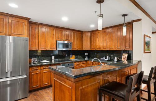 Aspen House | Experience the Ritz-Carlton Club 3 Bedroom Elk Horn Retreat