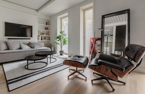 Uzupis Apartment | Top-Rated Family & Pet-Friendly Stay at The River Apartment