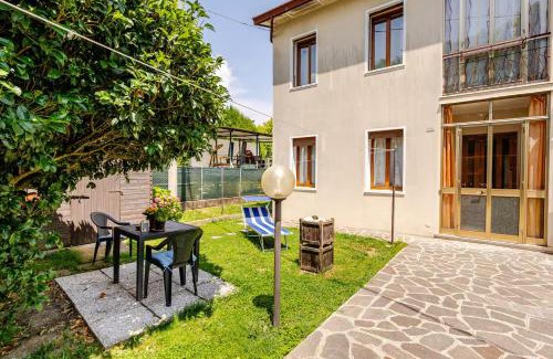 Vigodarzere House | Discover The River Bank House - A Riverside Retreat