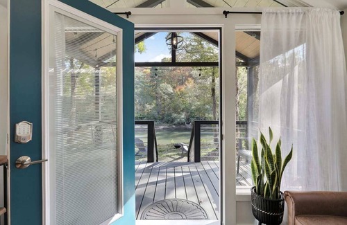 Greenville House | Pet-Friendly Getaway: The River Birch Tiny House Retreat