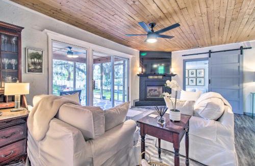 Midway House | Embrace Nature at The River Cottage with Dock Access