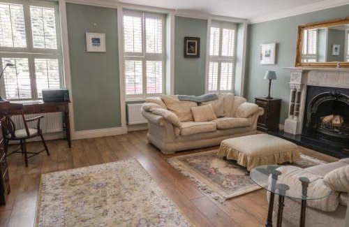 Ramelton House | Experience The River House: Pet-Friendly Retreat with 10/10 Rating
