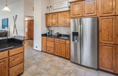 Post Falls House | River House - Scenic Riverfront Estate with Pool & Ocean View