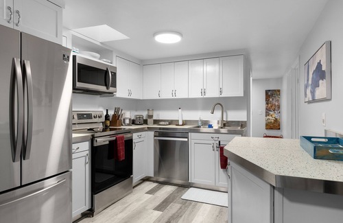 Hobart House | Experience The River House in Maple Valley: 10/10 Rating!