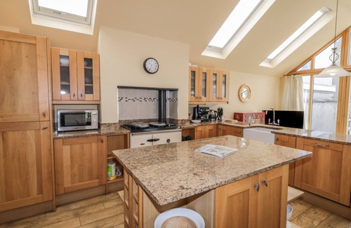 Ramelton Cottage | Pet-Friendly River House in Scenic Ramelton, Donegal