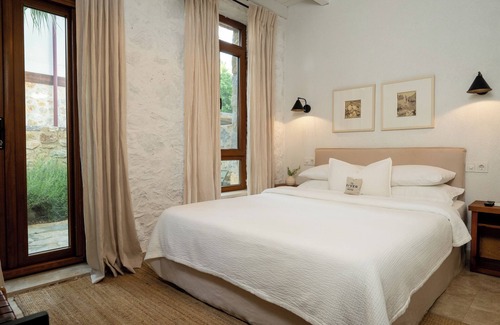 Ula Hotel | Riverside Retreat: Guest Rated 10/10 with Great Amenities