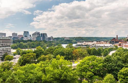 Foggy Bottom Hotel | Experience Comfort at The River Inn: Pet-Friendly & Accessible