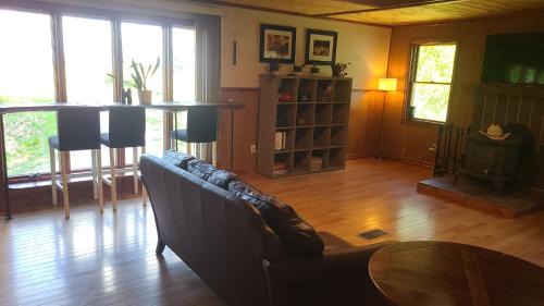 St. Charles House | Discover The River Stables: Pet-Friendly Retreat in St. Charles