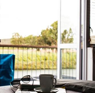 Robertson House | Family-Friendly Getaway at The Riverdell - Rated 9.3/10