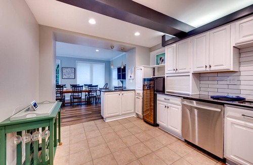 Covington House | Top-Rated RiverHaus: Skyline Views & Family-Friendly Amenities