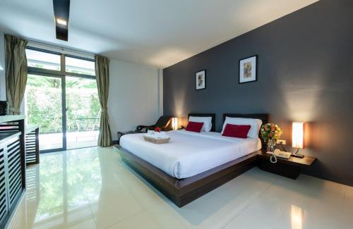 Ban Tai Resort | Relax at The RiverKwai Bridge Resort with Pool & Dining